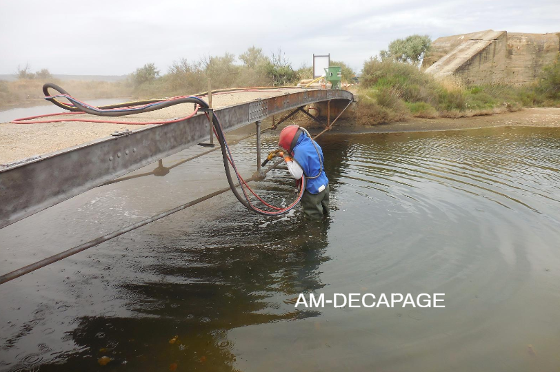 Sablage d'une passerelle