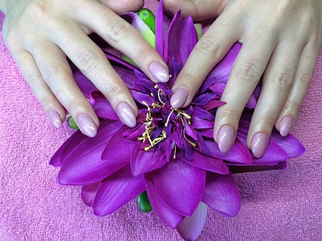 Nageldesign mit Blüte 3