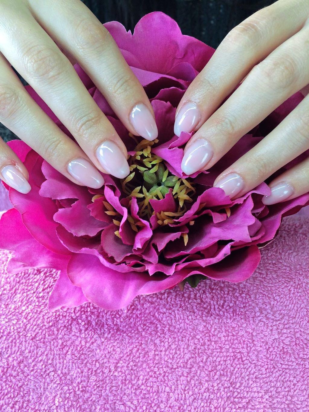 Nageldesign mit Blüte 2