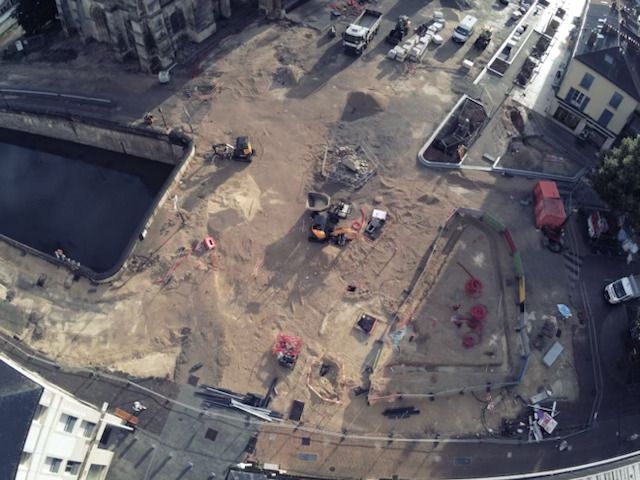 Chantier aux abords de la cathédrale de Reims