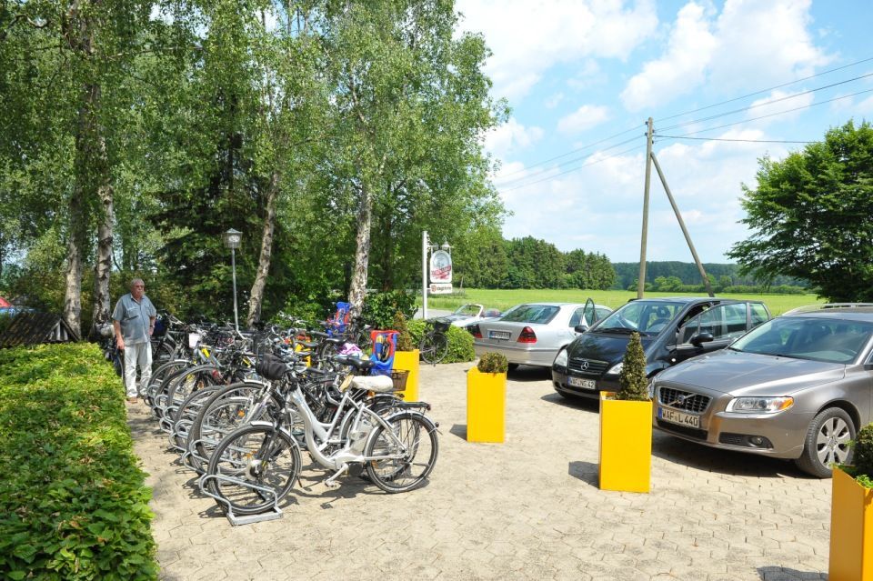 Parkplatz von Gaststätte Haus Köller
