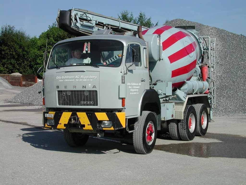 Fahrmischer mit Förderband - Otto Bühlmann AG - Riggisberg Gantrisch