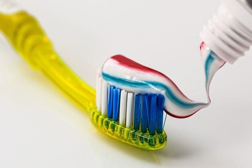  professionelle Zahnreinigung (PZR), Implantatpflege, Putzschule, HELBO, PDT, APDT, Photodynamische Therapie, Softlaser, Airflow-Reinigung, Pulverstrahlreinigung, Perioflow, Perioflex, Biofilm, Taschenmanagement, Plaquekontrolle, Pflegeanweisungen, Zahnstein entfernen, Schwangerenprophylaxe, Prophylaxe Shop, Megadent Shop, Plaque anfärben, Beläge anfärben, Speicheldiagnostik, Solingen Remscheid Haan Wuppertal Langenfeld Leichlingen Düsseldorf Dortmund Bochum