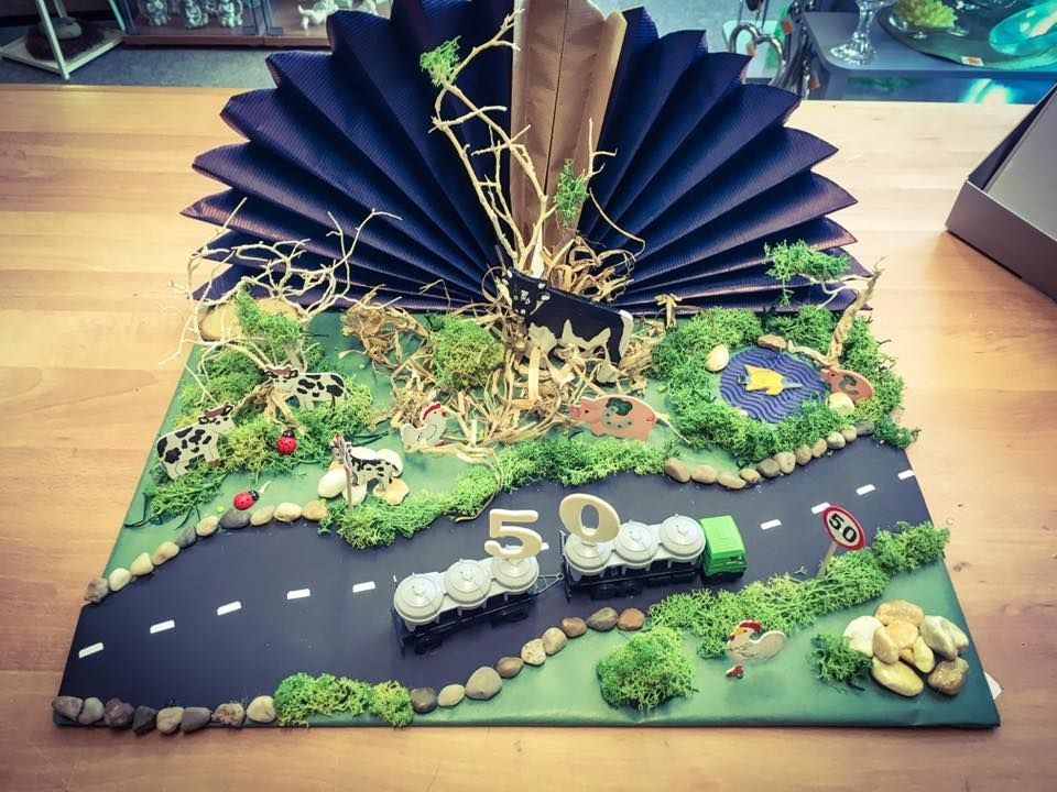 Ein Modell einer Straße mit der Nummer 58 darauf