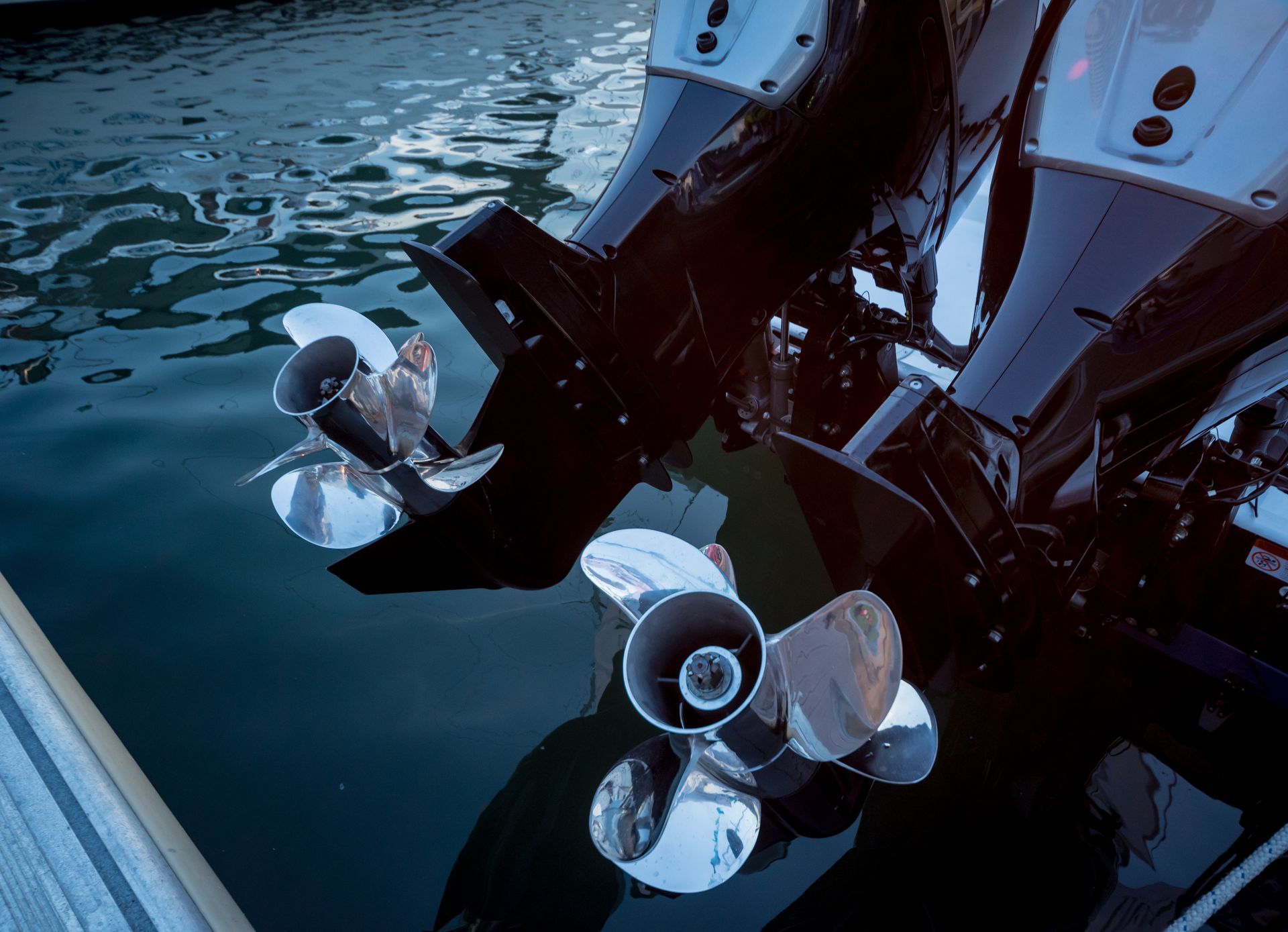 Moteur de bateau à flot
