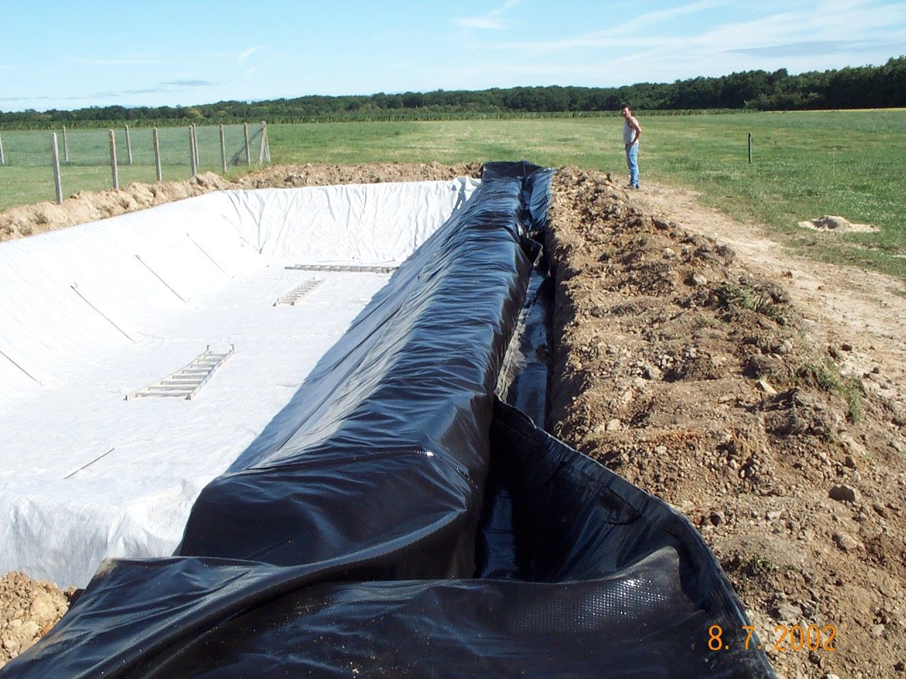 Préparation du revêtement d'un bassin d'orage