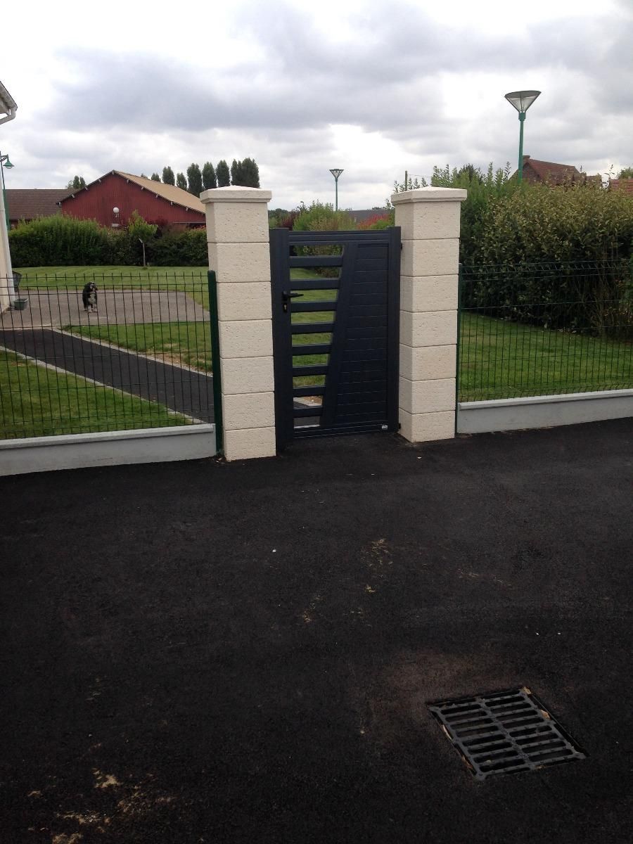 Portillon et clôture en grillage