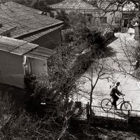 Cycliste dans un chemin