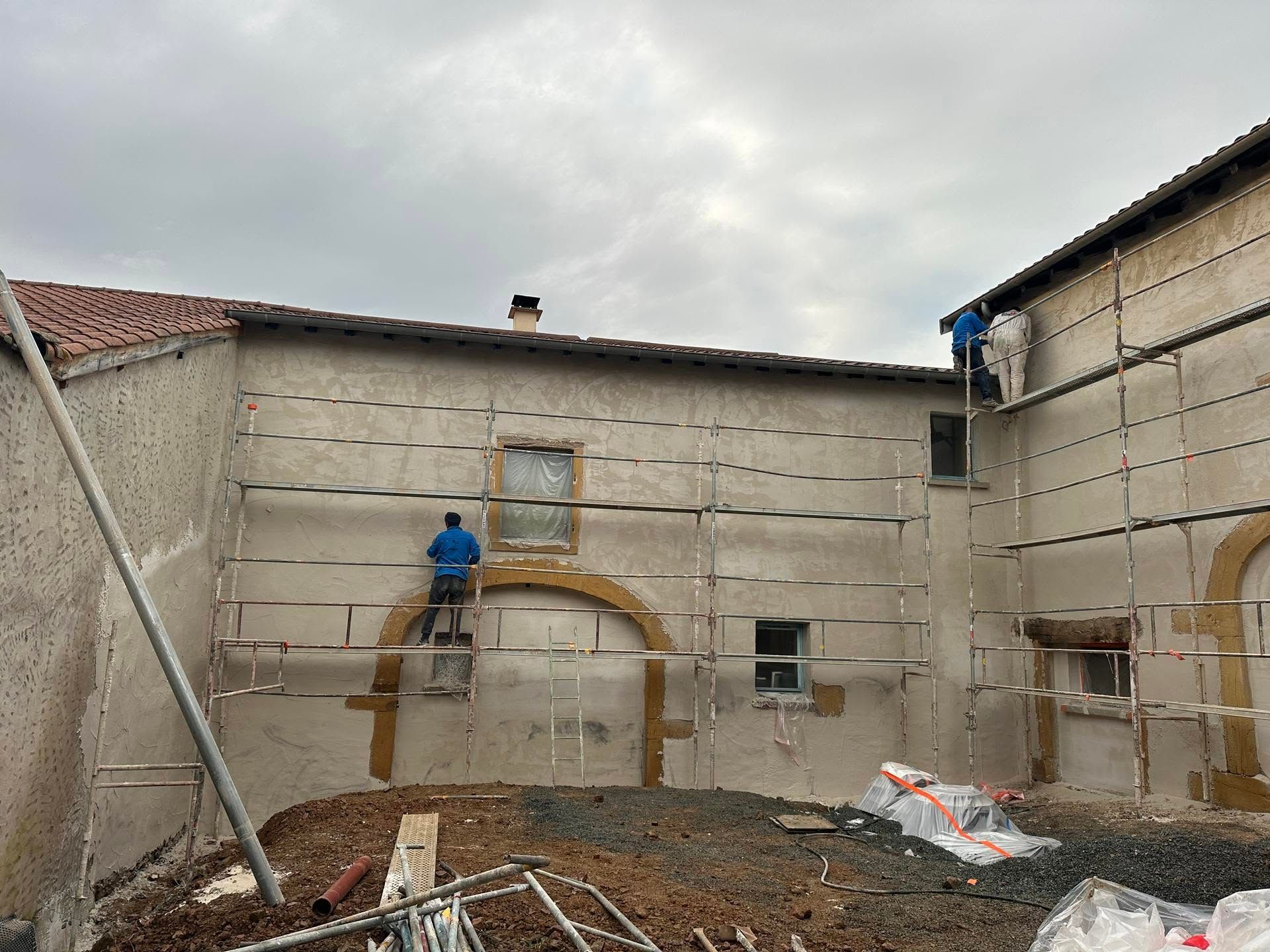 Façade après rénovation en enduit à la chaux