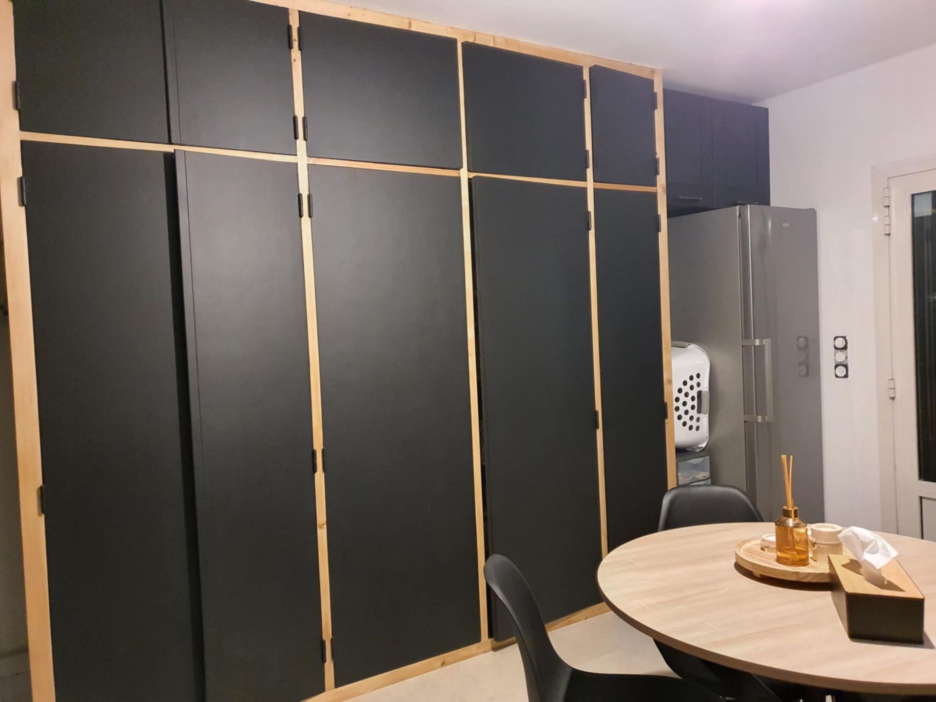 Des placards après peinture