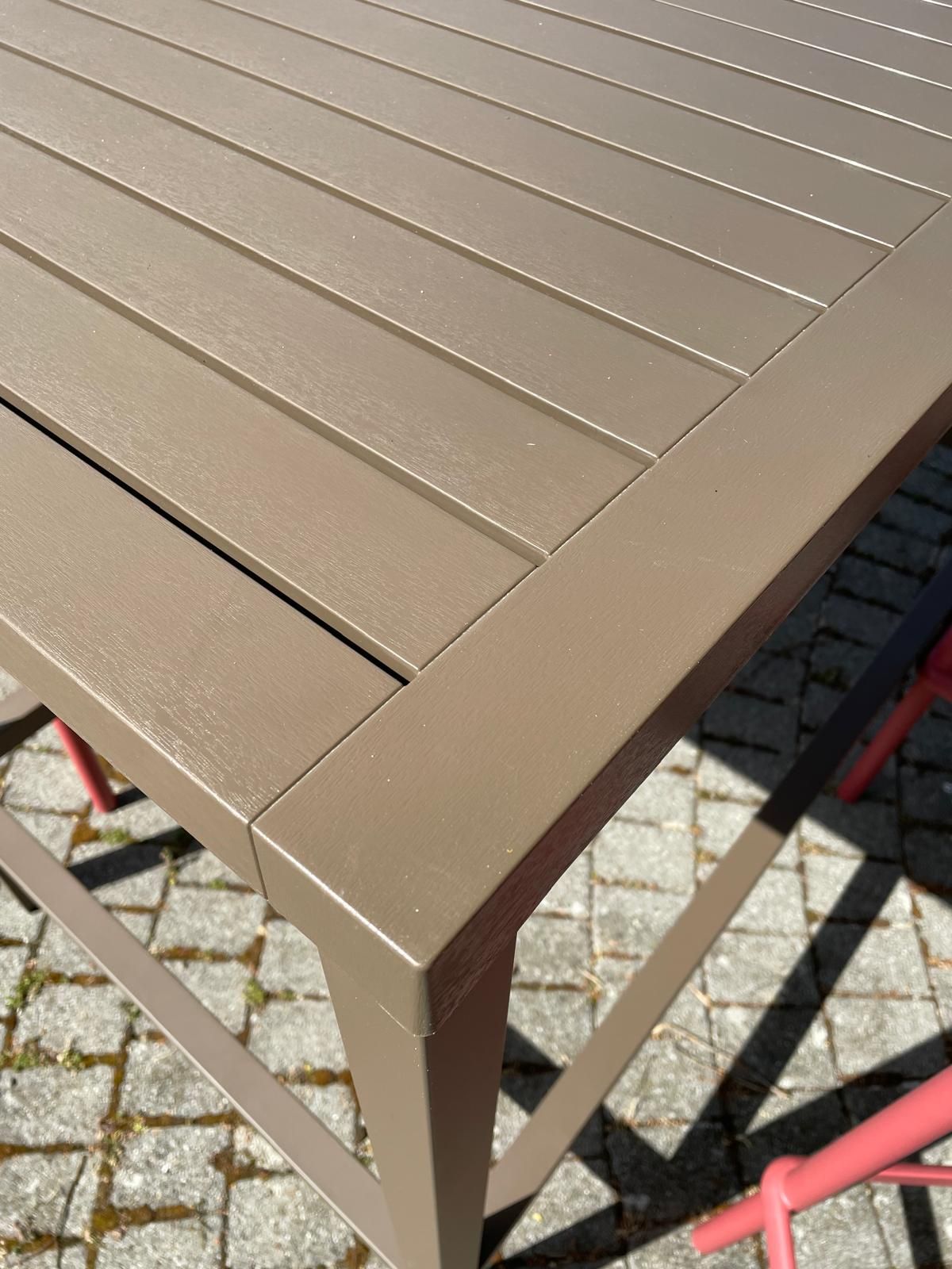 Table Cube 140x80cm Kit Cube High et Doga Stool Nardi Au Logis Ameublements