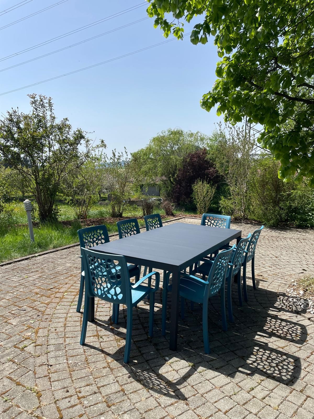 Table Rio Alu 210 et Fauteuil Tulipe Nardi Grosfillex Au Logis Ameublements