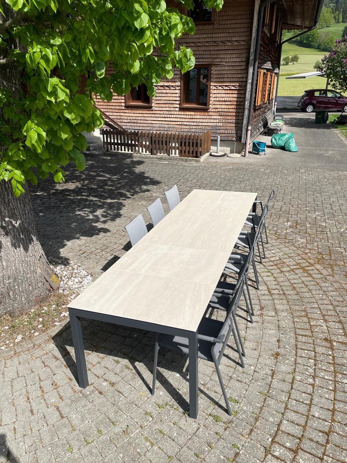 Table Etna 2 allonges  et Fauteuil Cruz et Denia Sit-Mobilia Au Logis Ameublements