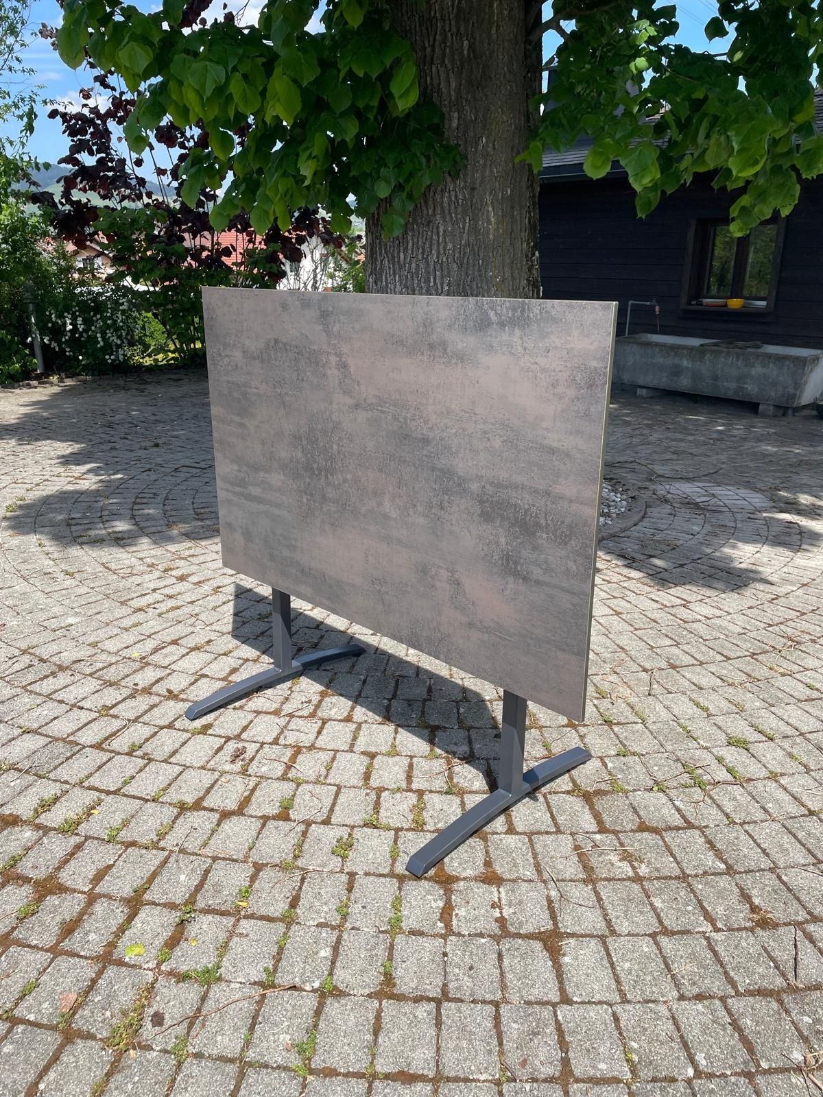 Table rabattable Colorado Sit-Mobilia + Fauteuil Bora Nardi Au Logis Ameublements
