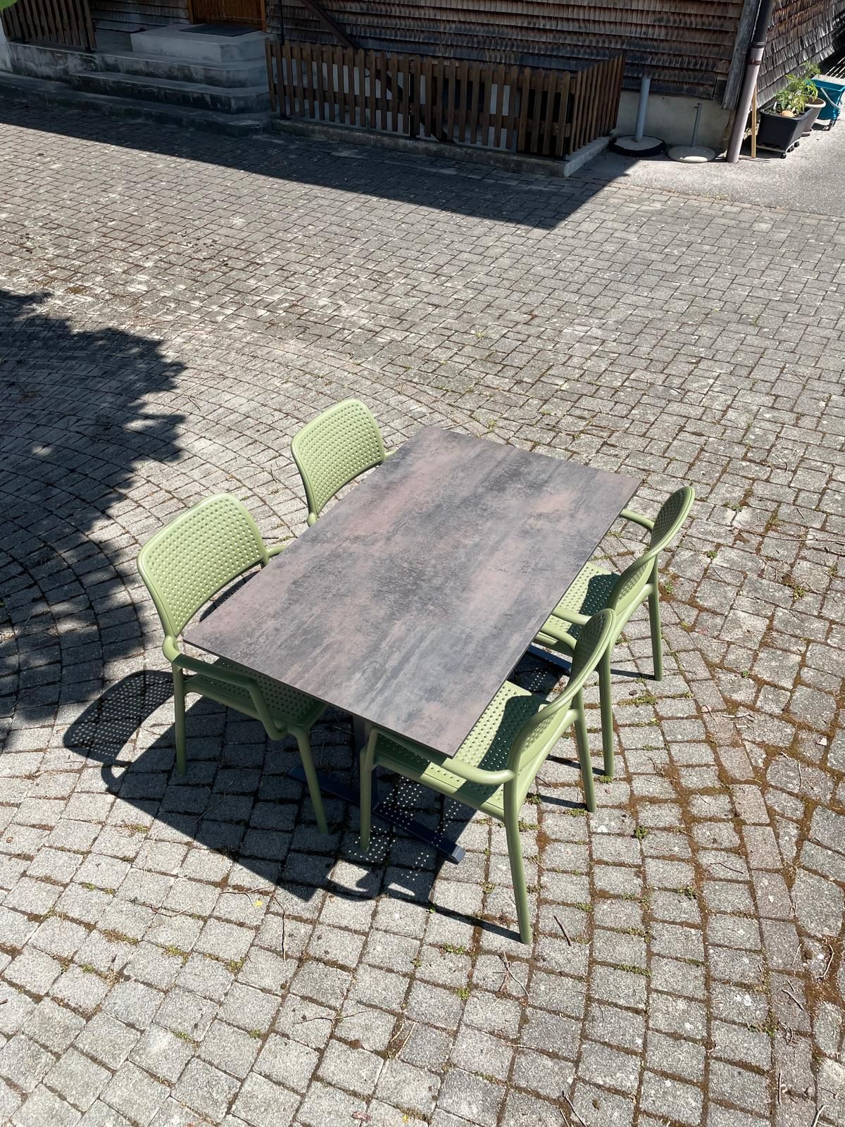 Table rabattable Colorado Sit-Mobilia + Fauteuil Bora Nardi Au Logis Ameublements
