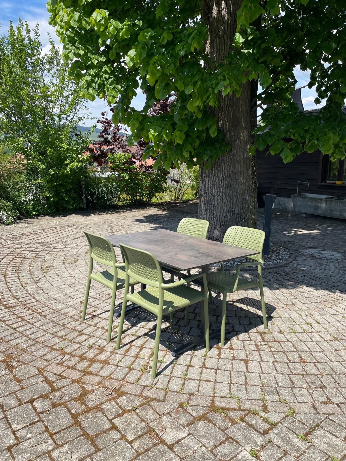 Table rabattable Colorado Sit-Mobilia + Fauteuil Bora Nardi Au Logis Ameublements