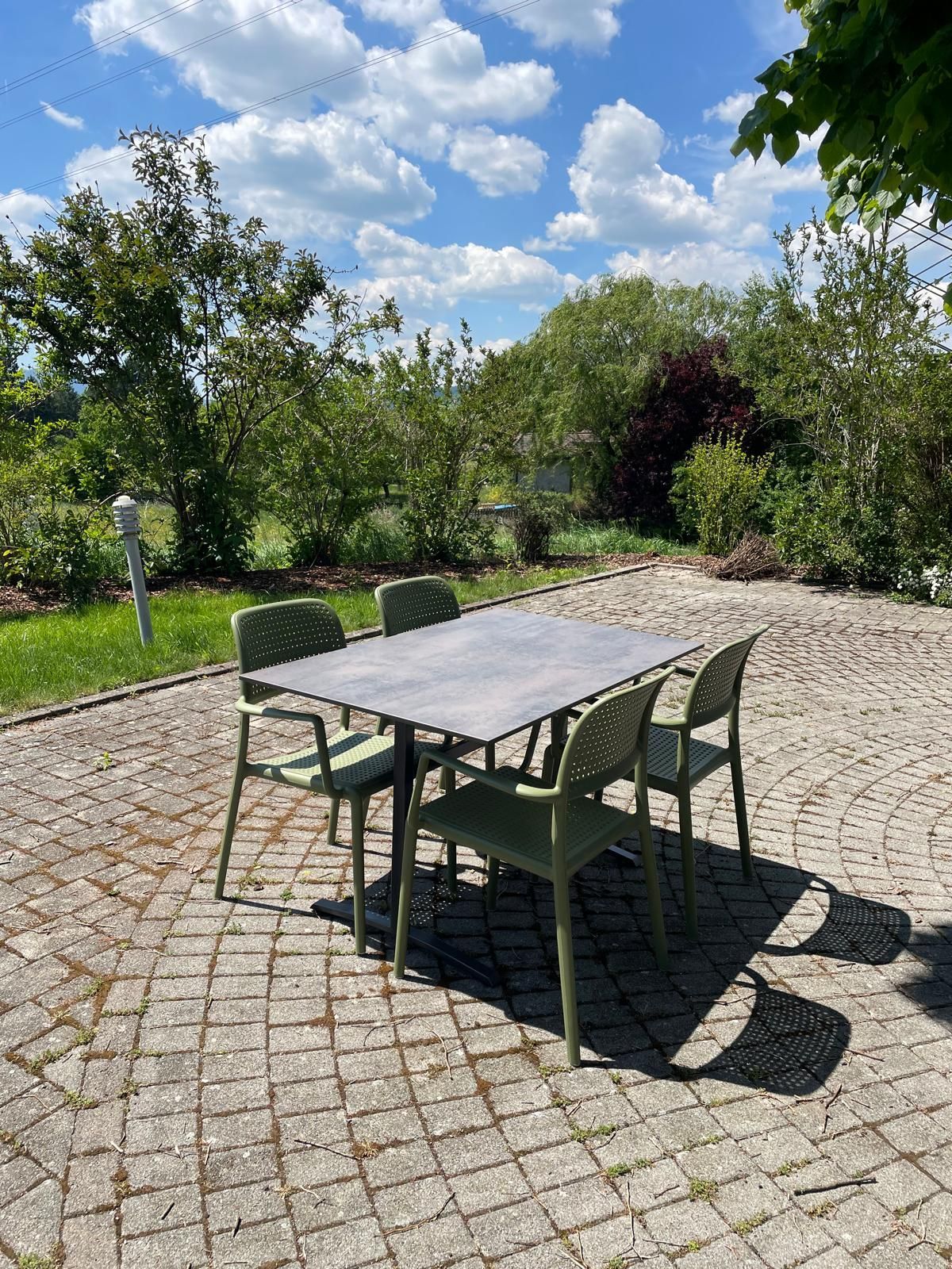 Table rabattable Colorado Sit-Mobilia + Fauteuil Bora Nardi Au Logis Ameublements