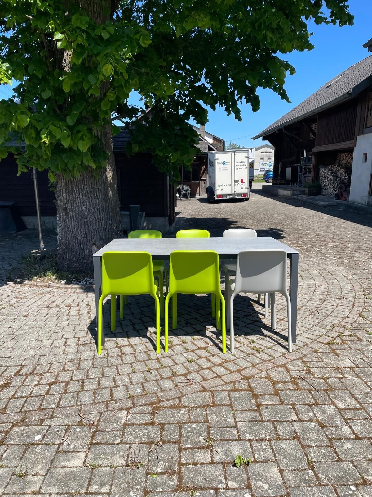 Table Etna avec 1 rallonge Sit-Mobilia + Chaise Snow 300 Pedrali Au Logis Ameublements