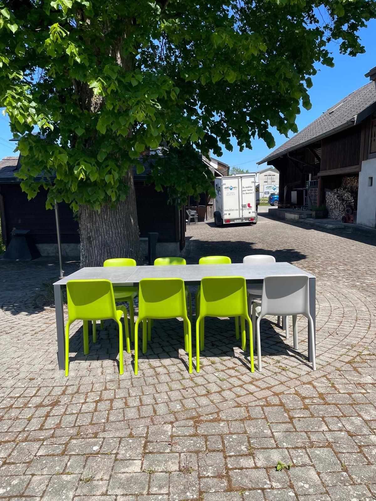 Table Etna avec 1 rallonge Sit-Mobilia + Chaise Snow 300 Pedrali Au Logis Ameublements