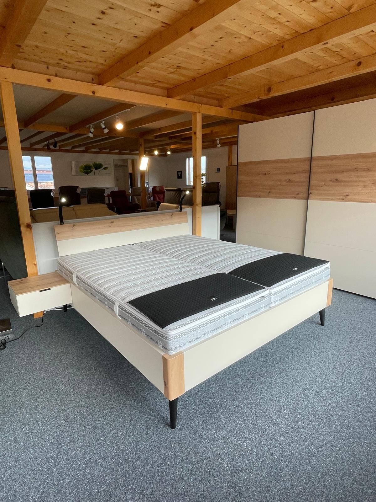 Cadre de lit avec pied noir conique Setup Omlin Au Logis Ameublements