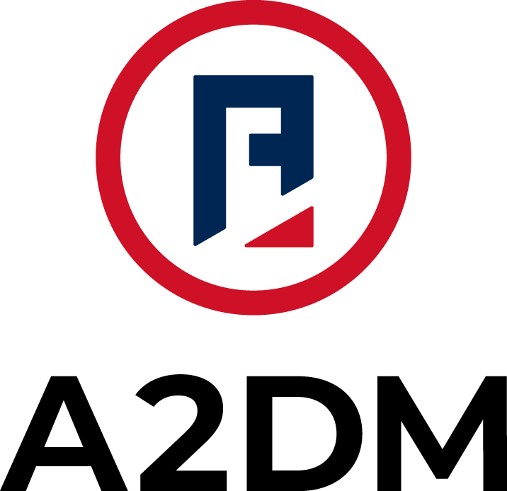 Logo A2DM : Un « A » stylisé bleu et rouge à l’intérieur d’un cercle rouge, avec le texte « A2DM » en dessous en noir.
