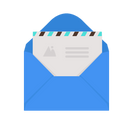 Un sobre azul con una carta dentro.