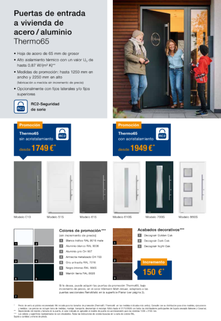 Puerta de entrada blanca y gris para viviendas, con hombre abriendo la puerta en un catálogo de ferretería.