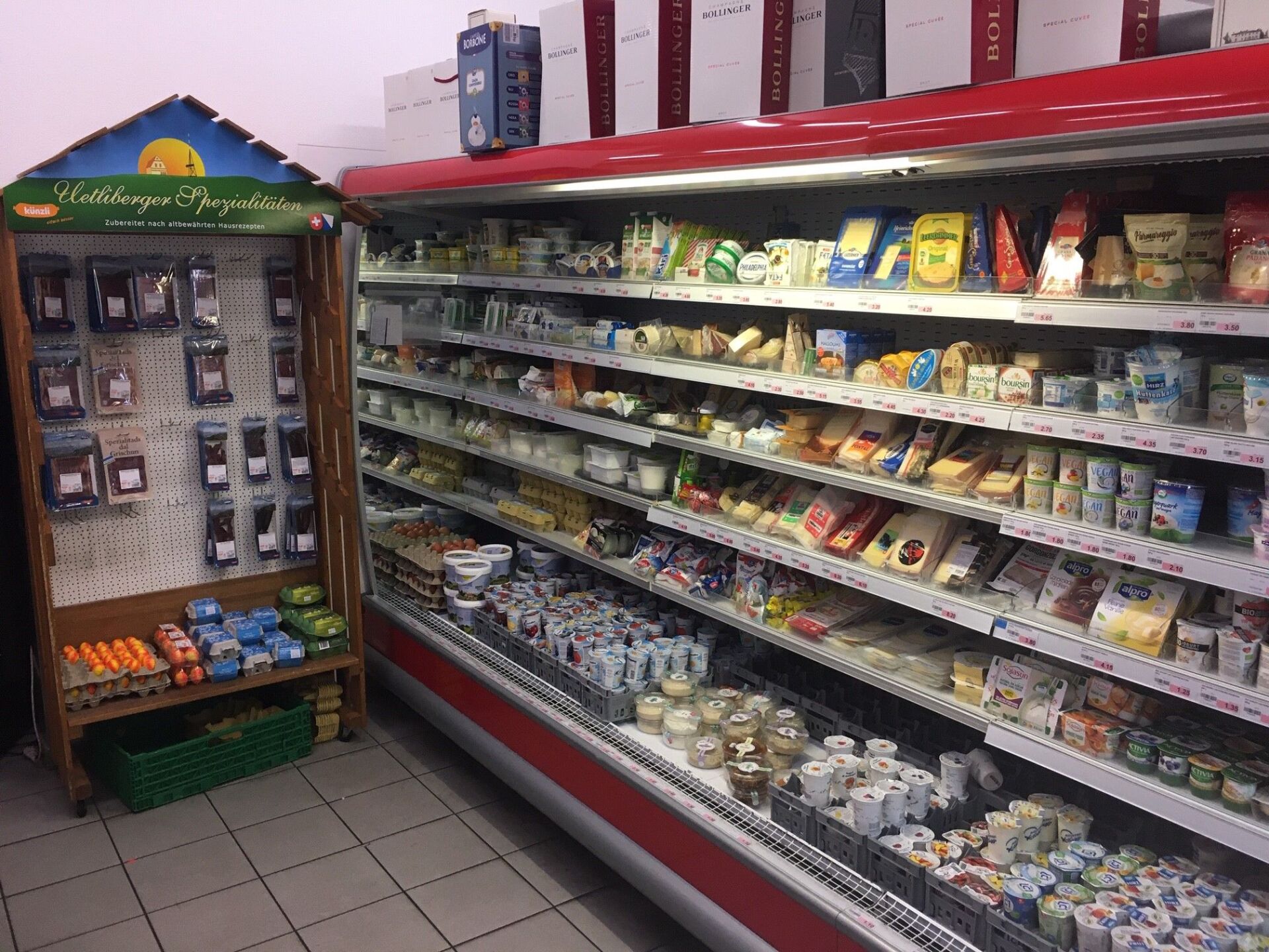 Quartierladen Spezialitäten - Maxi Frischmarkt - Zürich