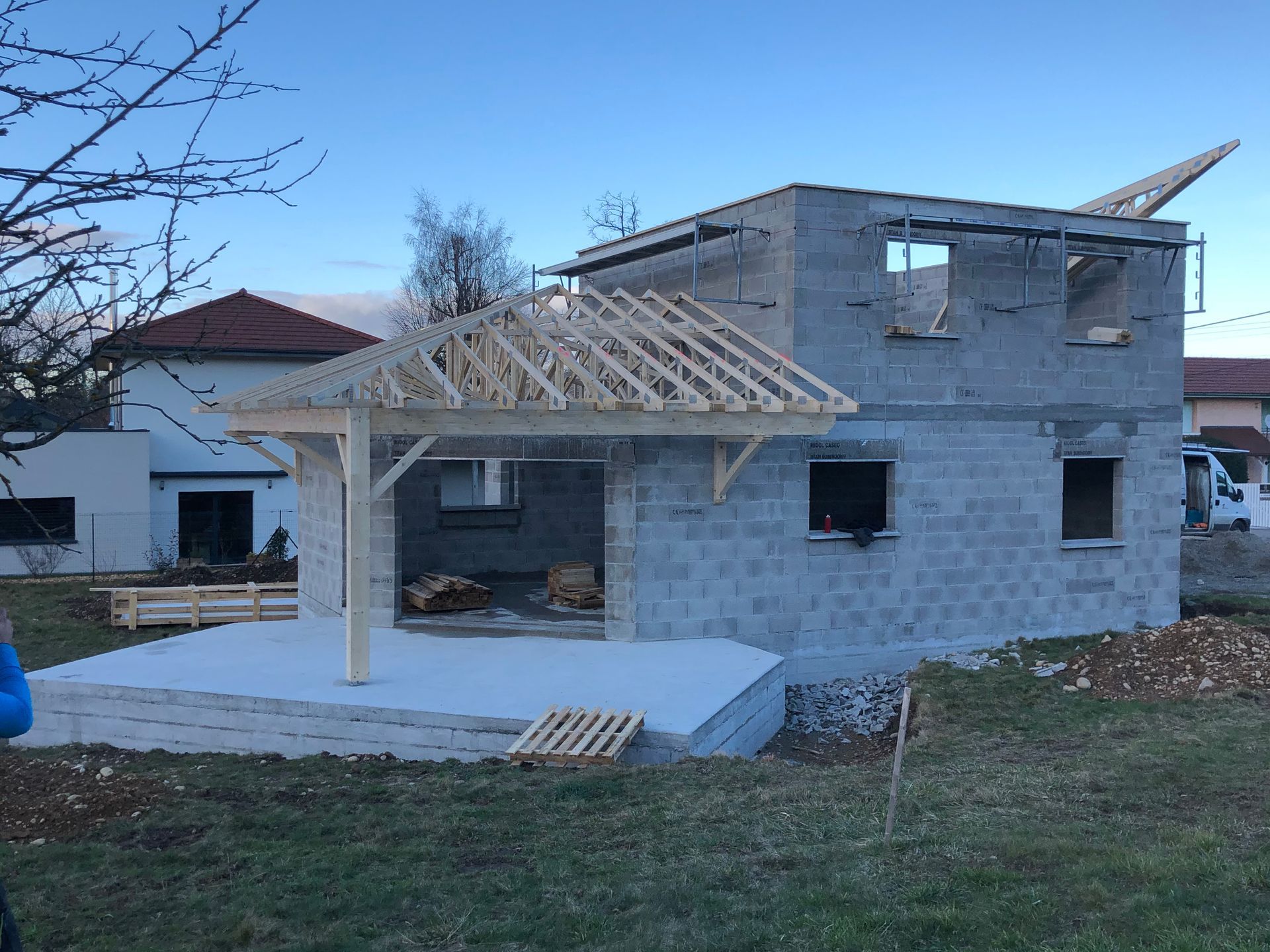 Installation de charpente industrielle en bois