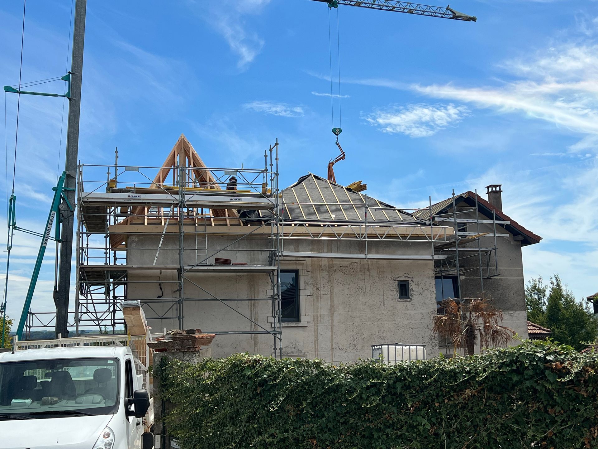 Travaux d'installation de charpente