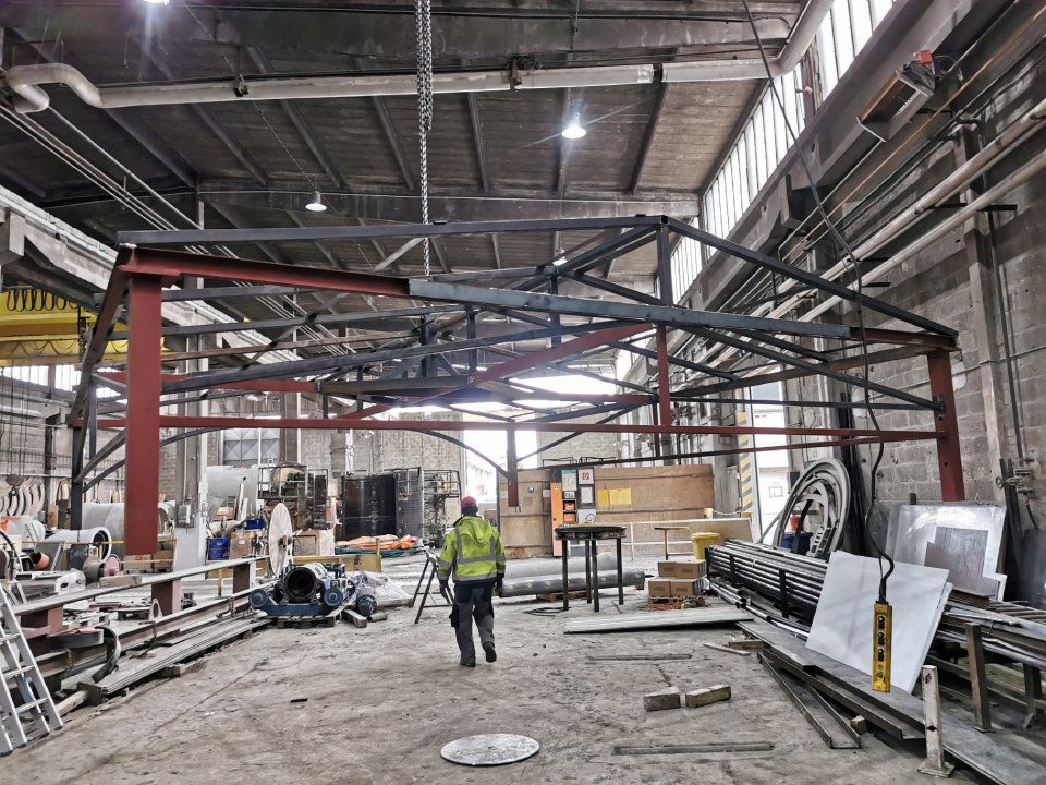 Stahlkonstruktion, die von Montageservice Kundt montiert wird