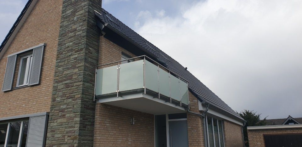 Balkongeländer, das von Montageservice Kundt geschweißt wurde