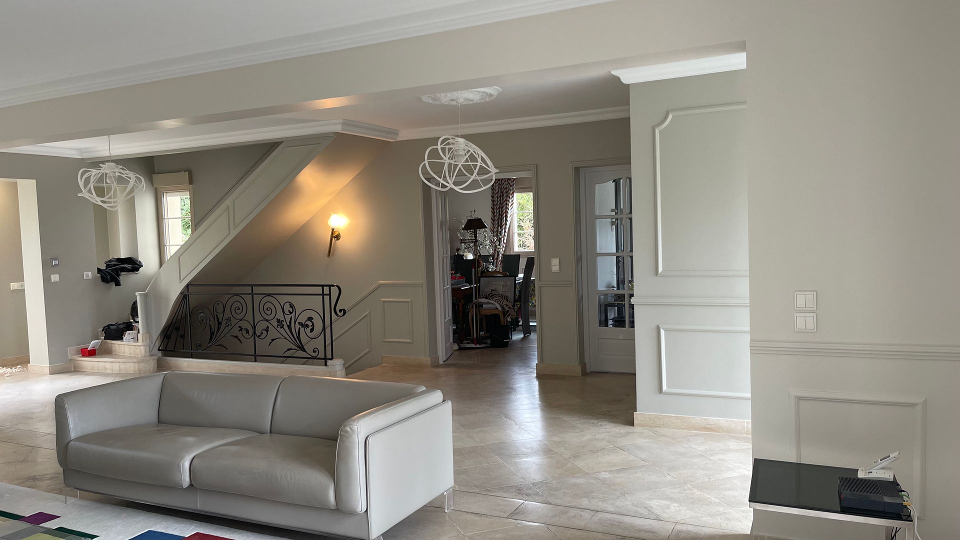 Peinture d'un salon en blanc