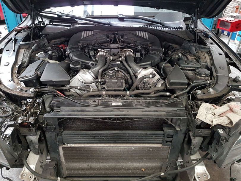 Motor eines Autos