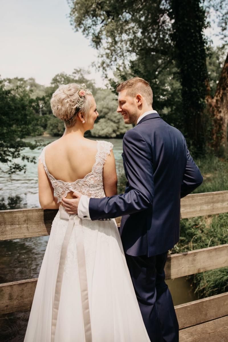 Frau mit Hochsteckfrisur