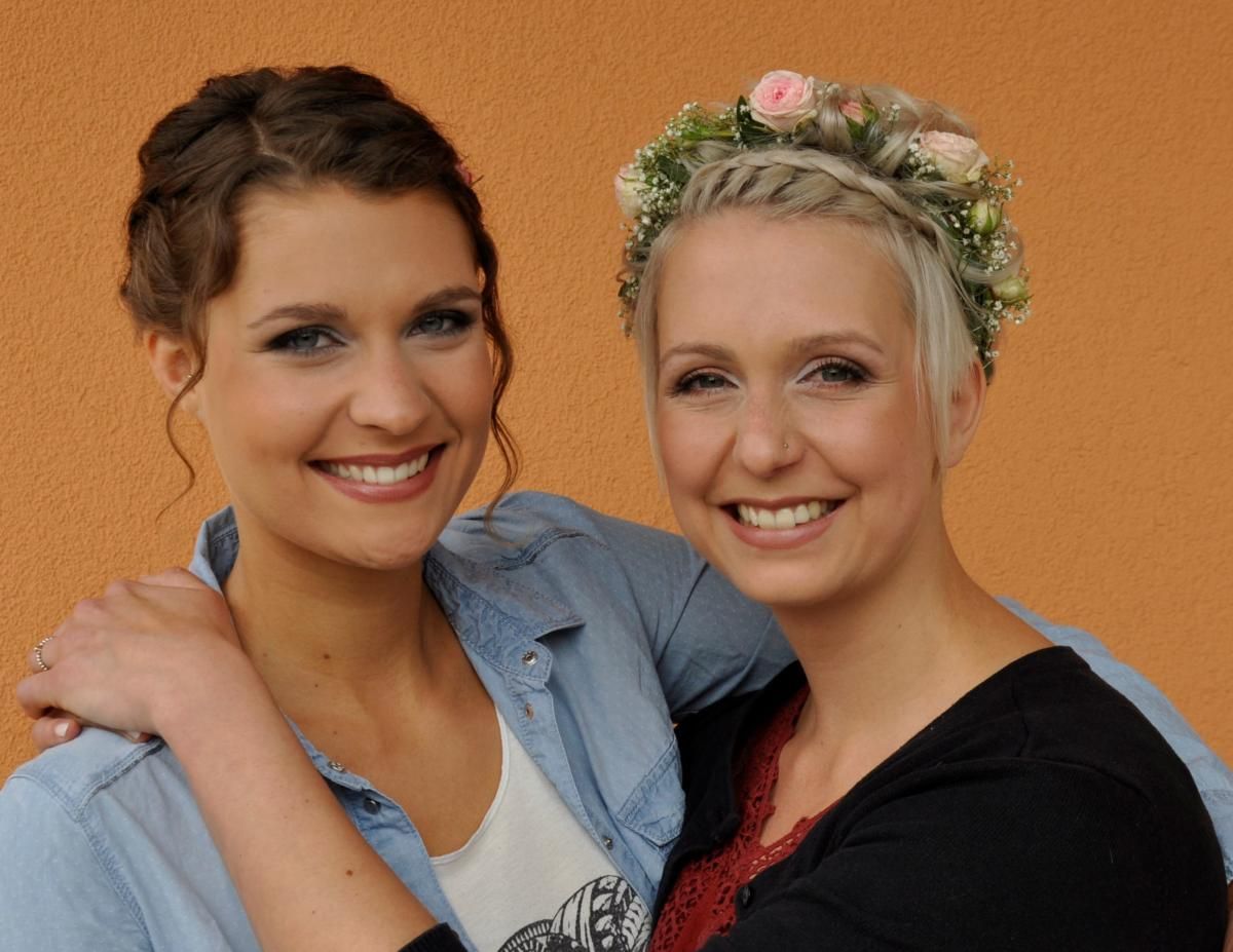 Frau mit Hochsteckfrisur