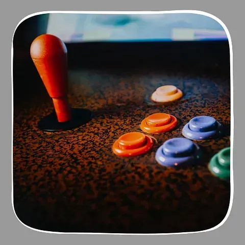 Un primer plano de un controlador de videojuego con botones.