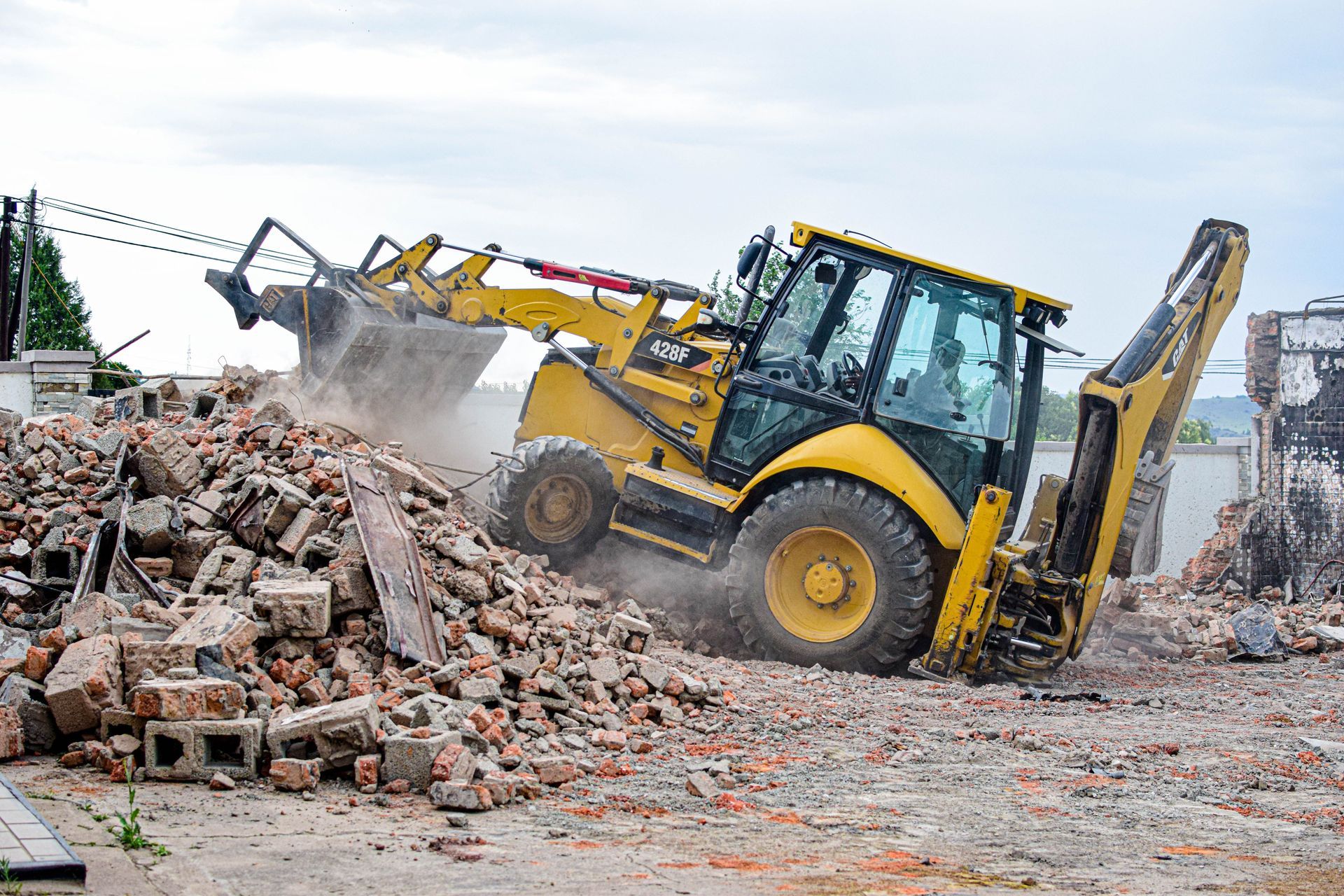 Trabajos de derribos y demoliciones de construcciones en Toledo