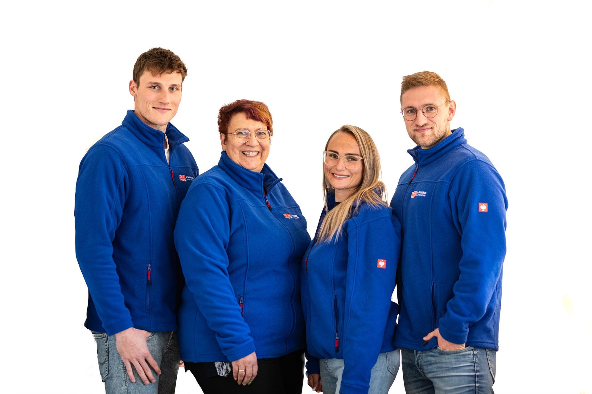 Mitarbeiter der Erhard Goebel Bauunternehmen GmbH sägt Stein