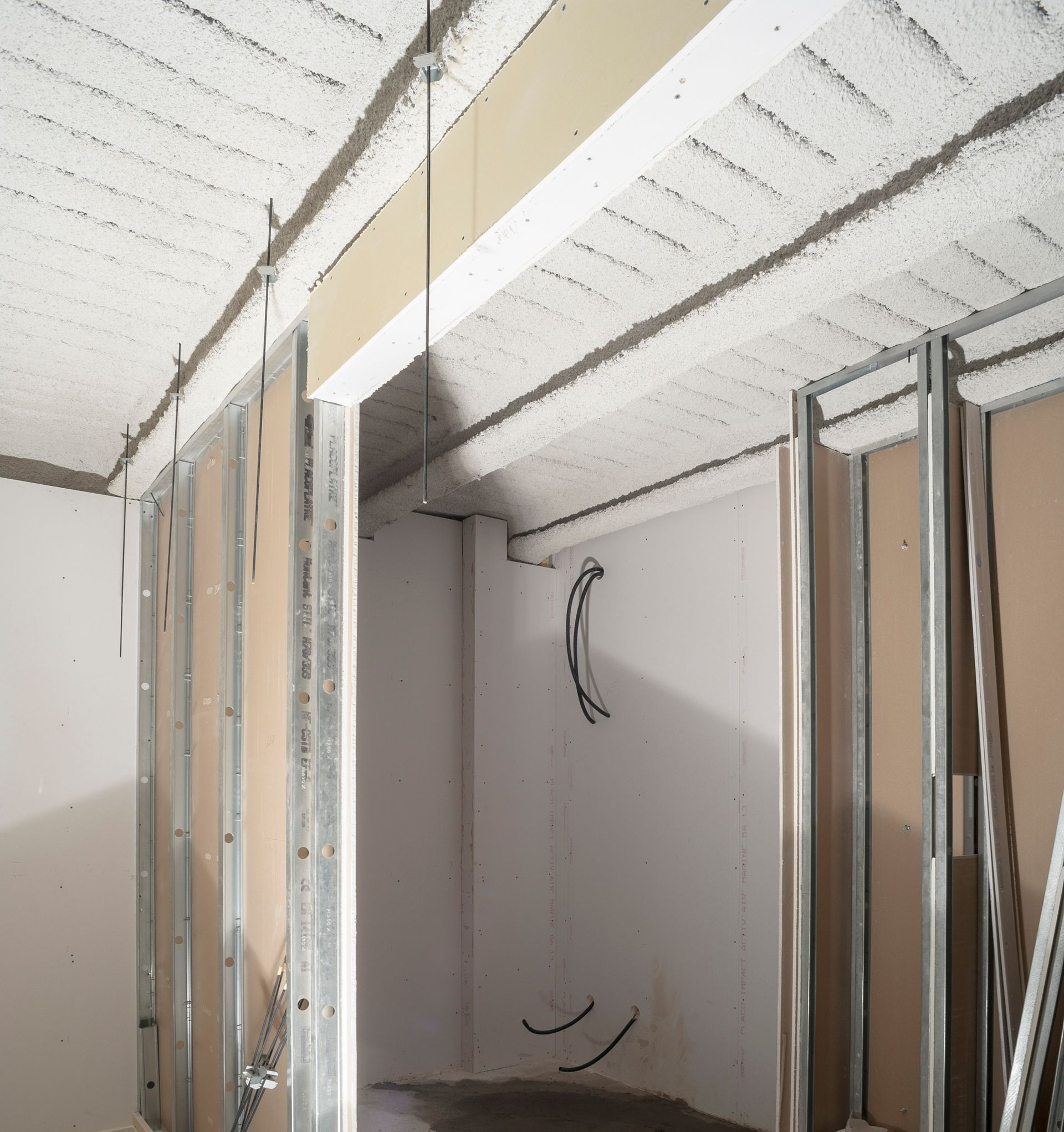 Montage des cloisons pour séparer les pièces