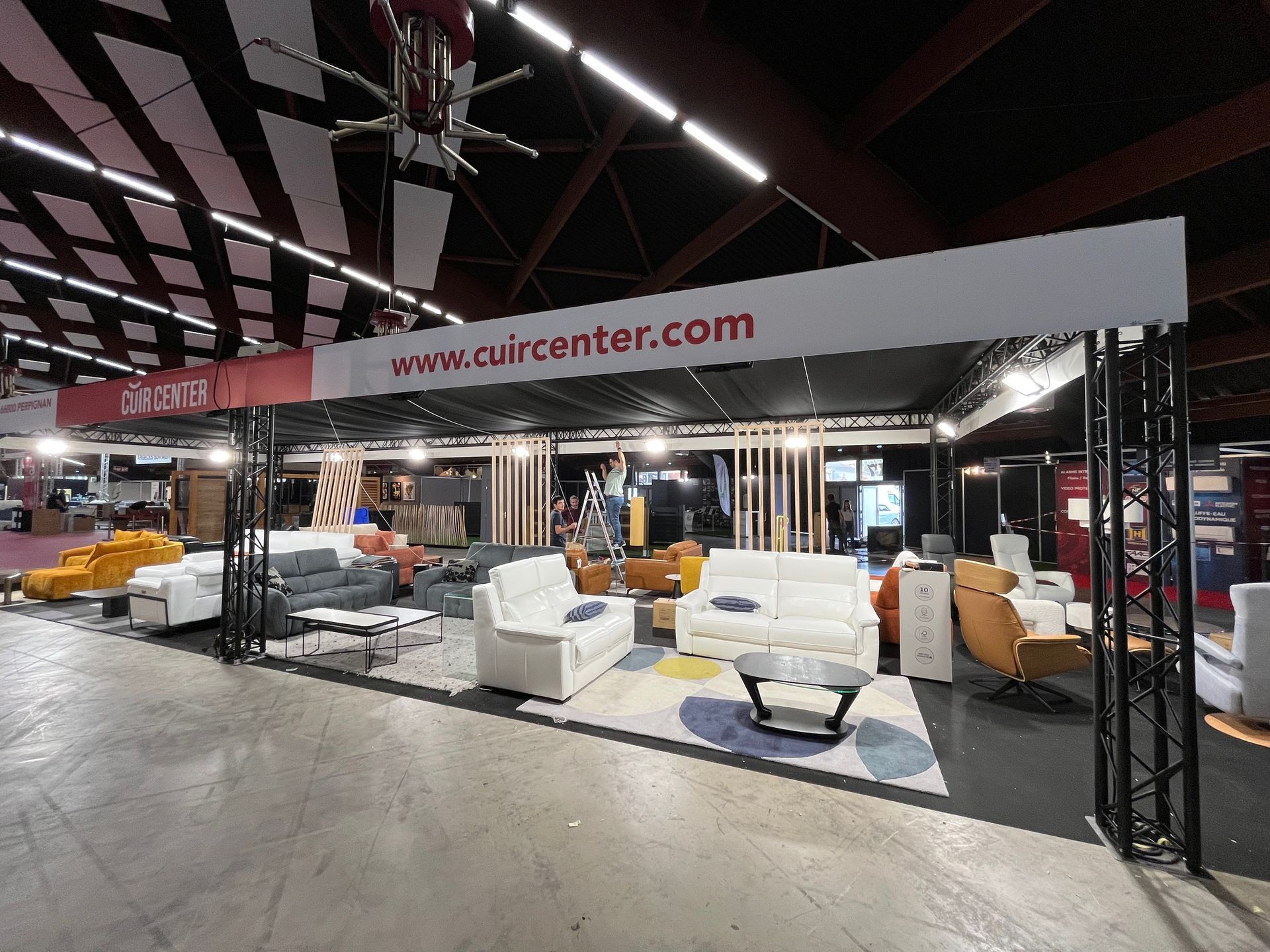 Un stand de Cuir Center