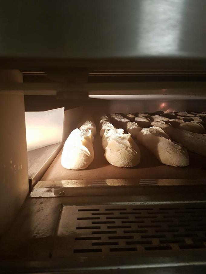 Fabrication du pain prêt à faire cuire