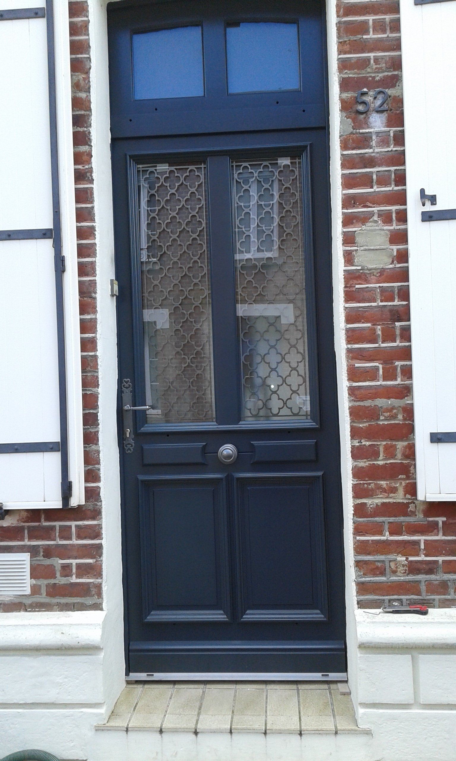 Porte d'entrée rouge