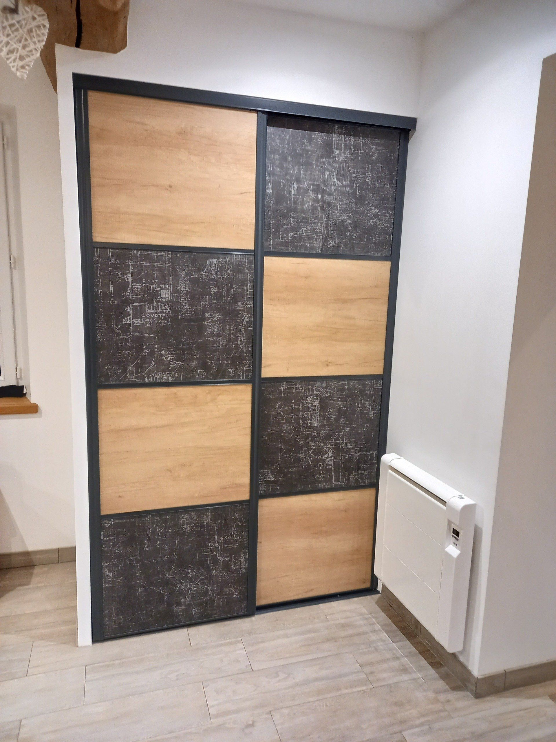 Placard avec 2 portes coulissantes