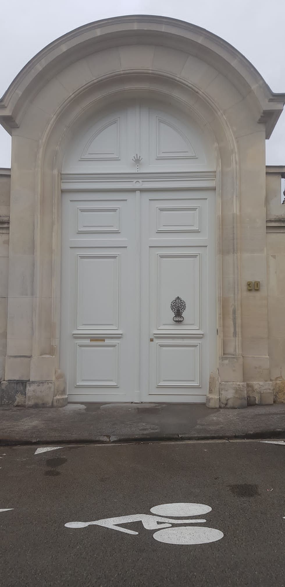 Grande porte blanche