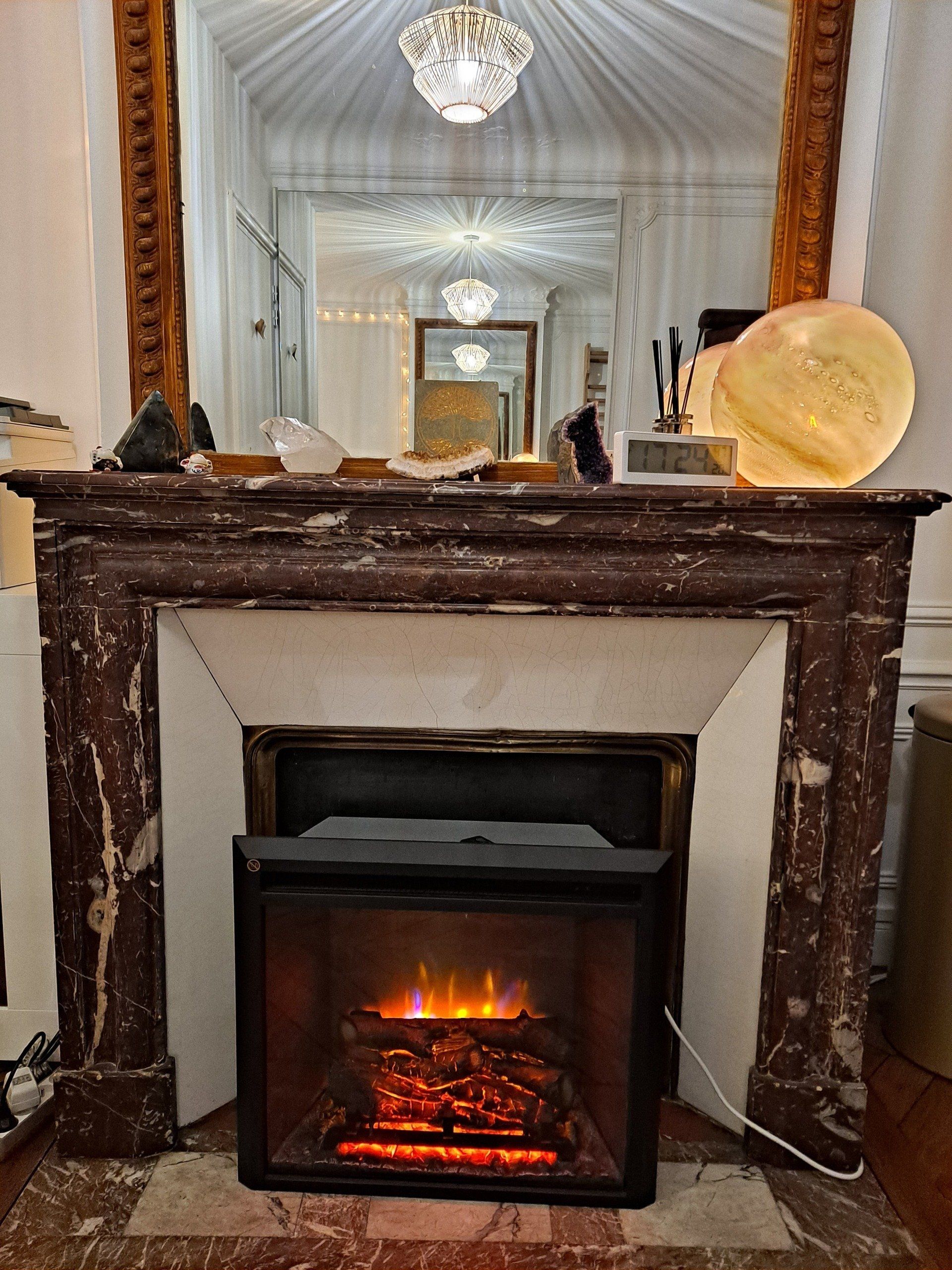 Cheminée dans le cabinet