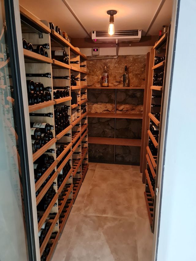 Cave à vin et aménagement, armoire à vin climatisée – Tastvin (La ciotat –  13)