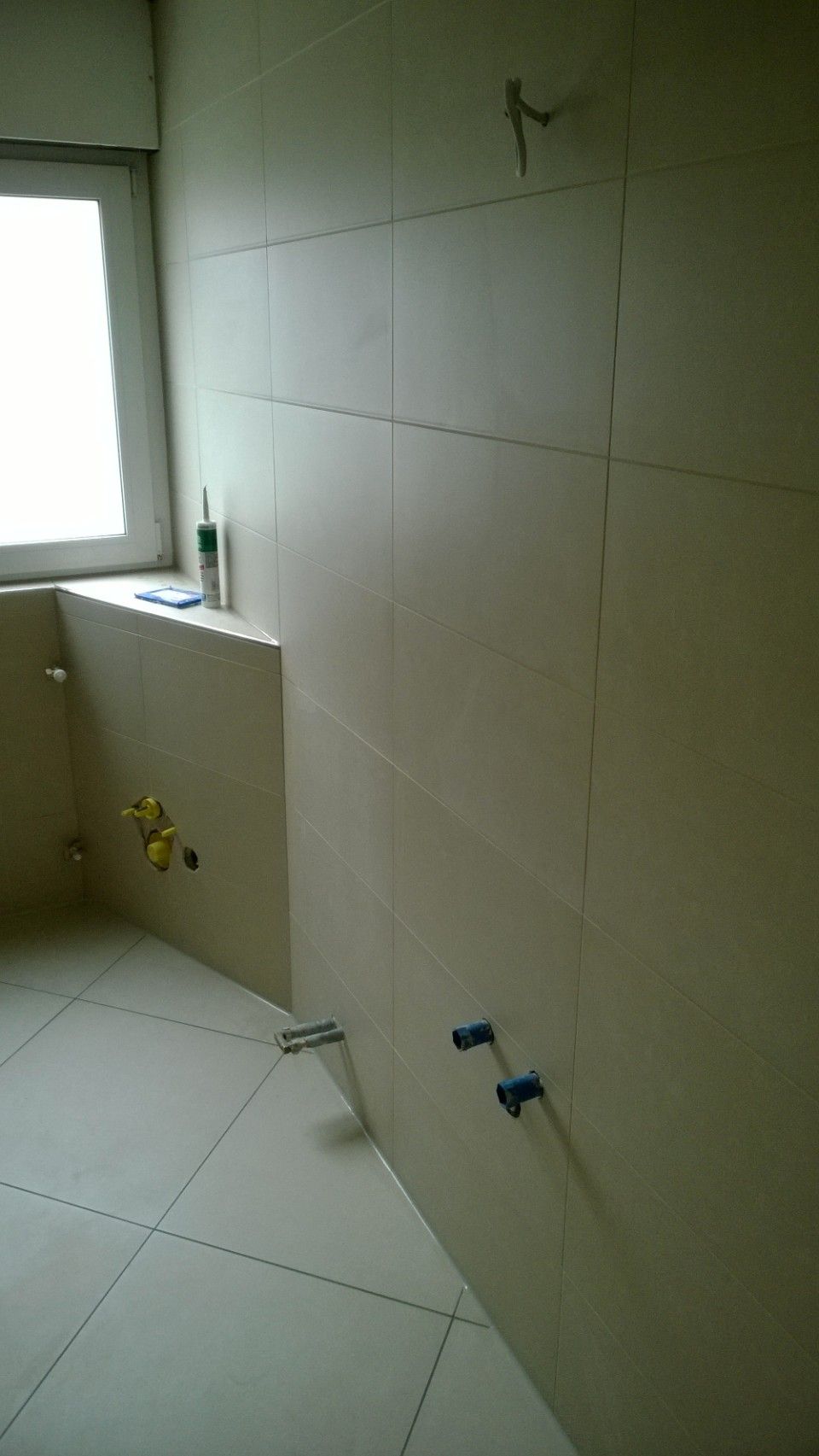 Fliesen an einer Wand