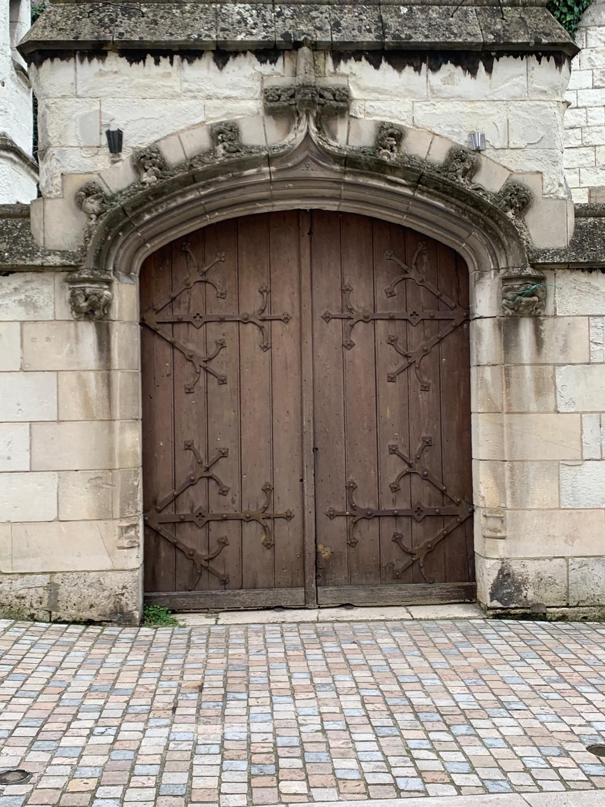 Grande porte marron