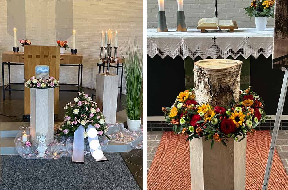 Zwei Trauergestecke: eines mit einer weißen Säule, das andere mit einem Baumstumpf.